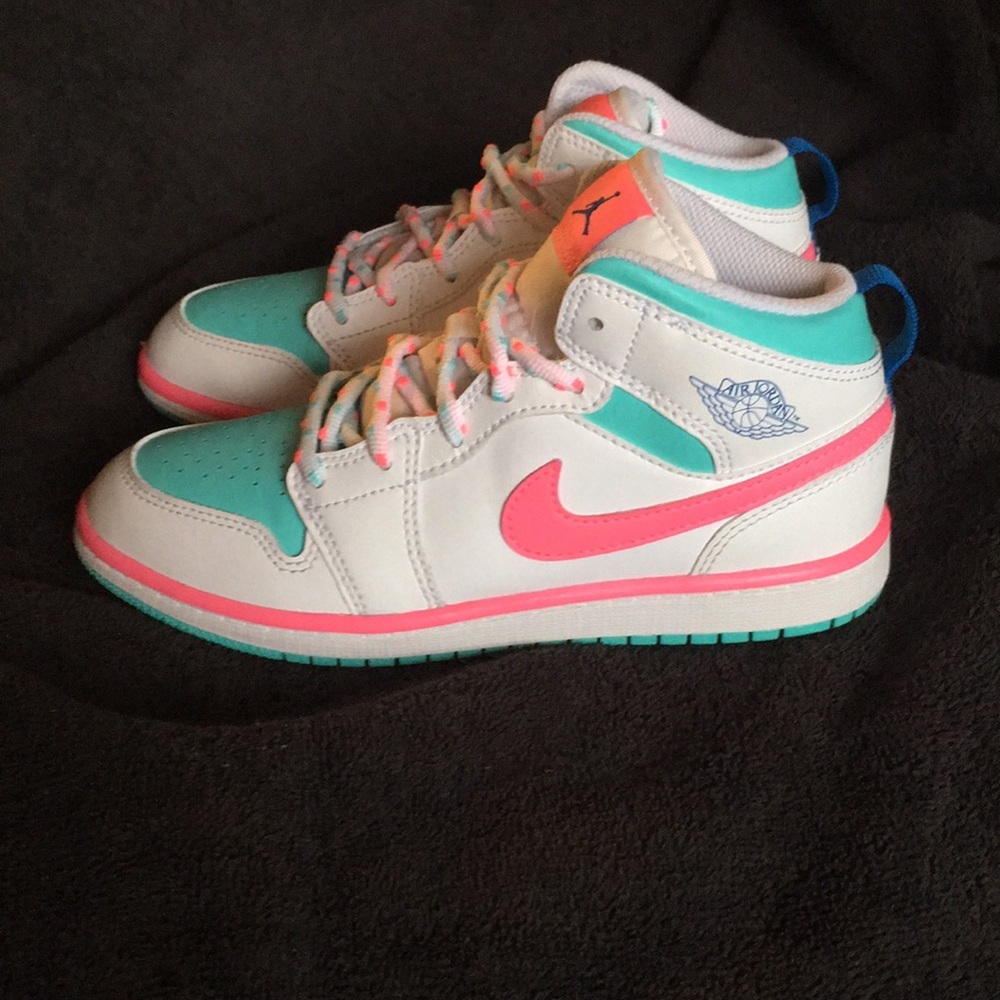 Jordan 1 girls size 2 white pink and teal
